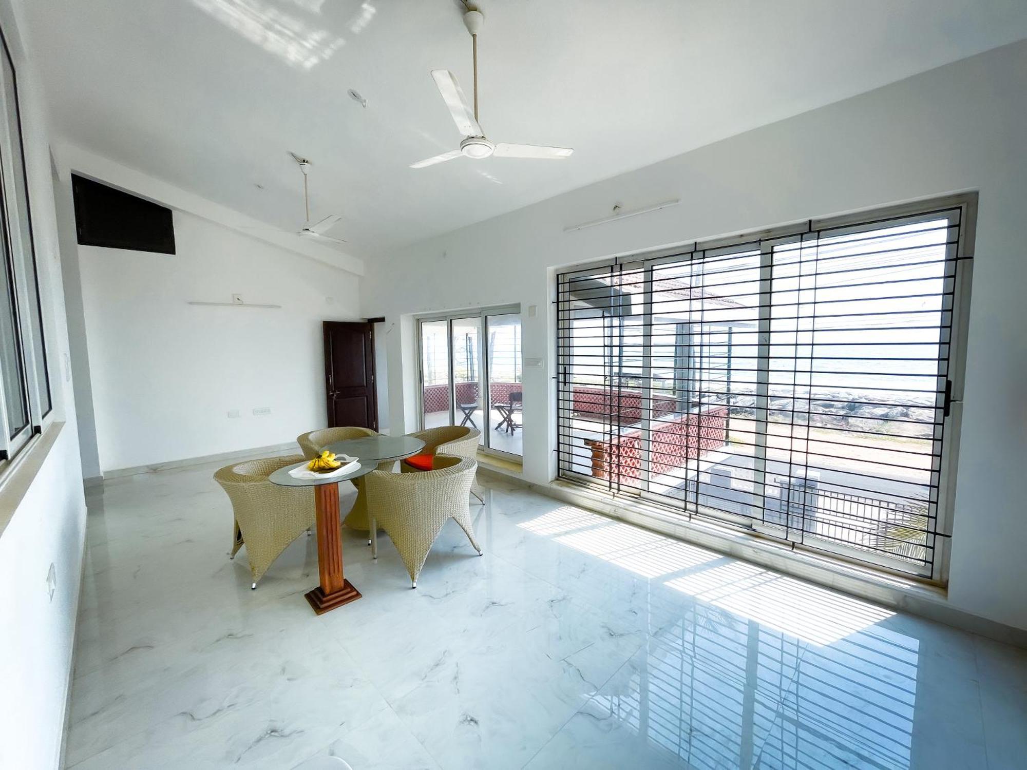 Gintara Beach Homestay By Evaddo Kalyānpur Esterno foto