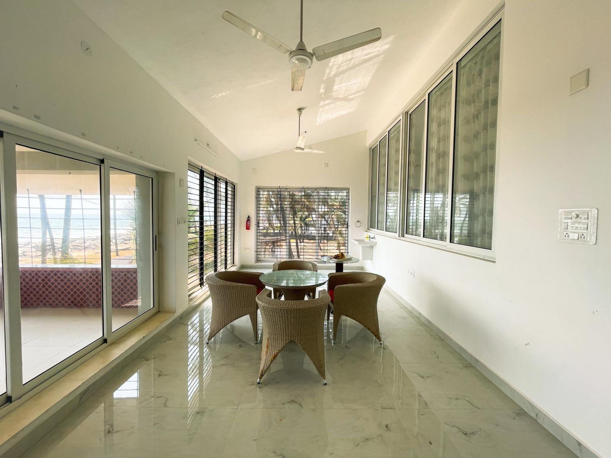 Gintara Beach Homestay By Evaddo Kalyānpur Esterno foto